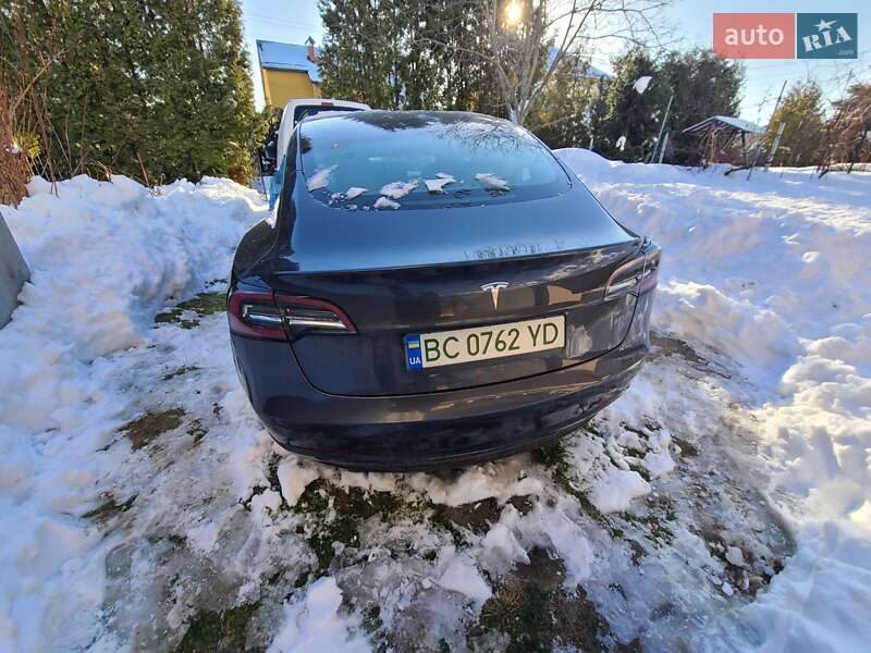 Седан Tesla Model 3 2019 в Львове