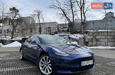 Седан Tesla Model 3 2019 в Львове
