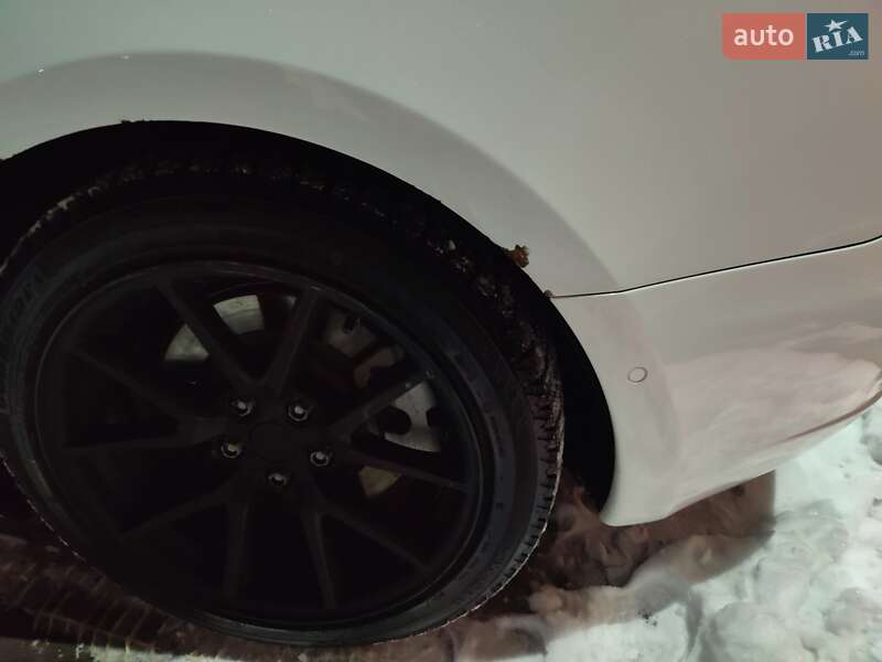 Седан Tesla Model 3 2021 в Львове