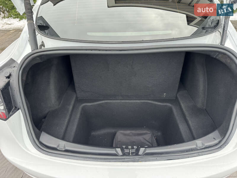 Седан Tesla Model 3 2023 в Стрию фото 53 Седан Tesla Model 3 2023 в Стрию