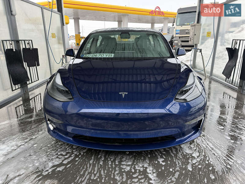 Tesla Model 3 2021