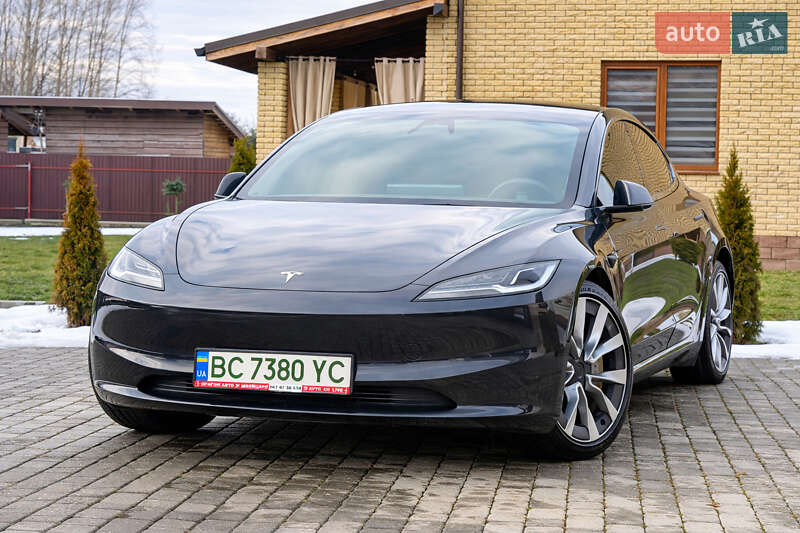 Седан Tesla Model 3 2024 в Стрые