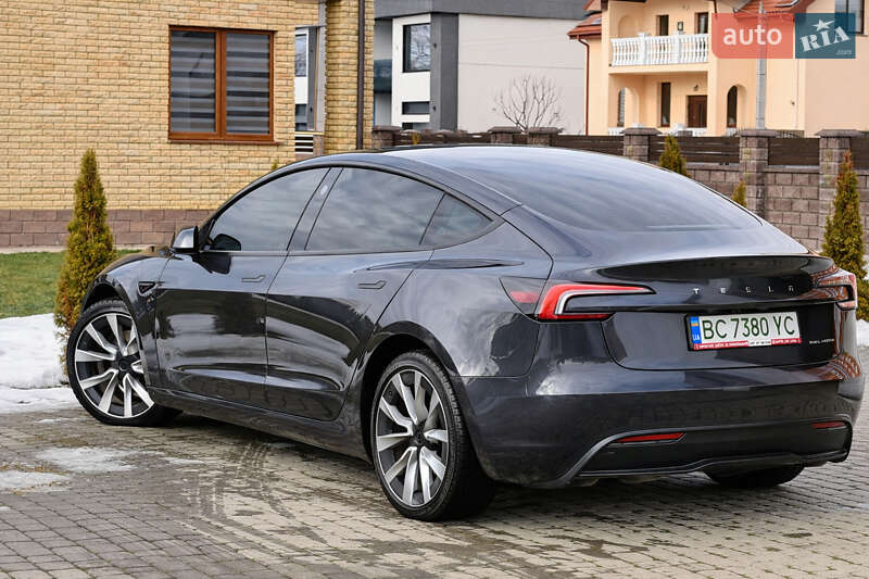Седан Tesla Model 3 2024 в Стрые