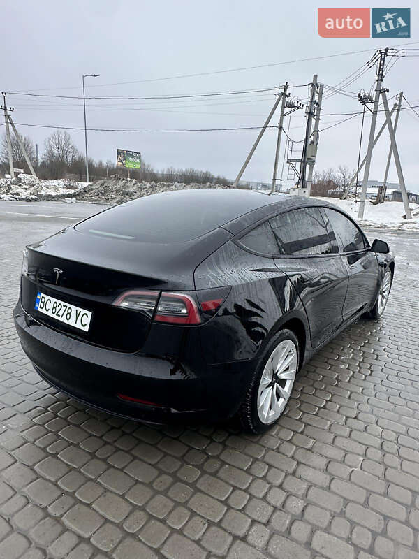 Седан Tesla Model 3 2022 в Львові