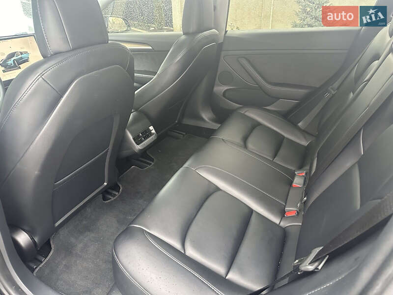 Седан Tesla Model 3 2022 в Львові