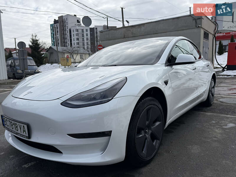 Седан Tesla Model 3 2021 в Львове