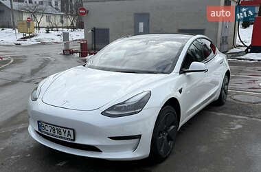Седан Tesla Model 3 2021 в Львові