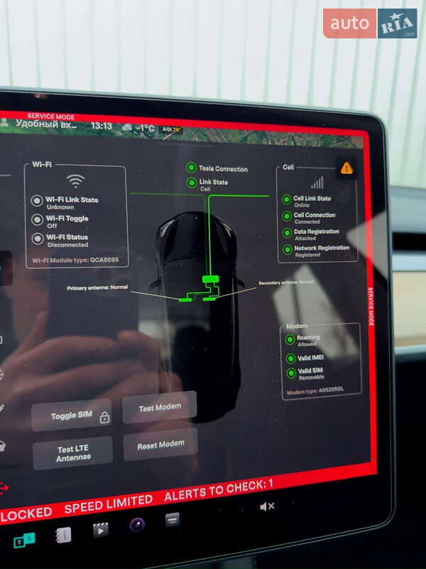 Седан Tesla Model 3 2023 в Черновцах