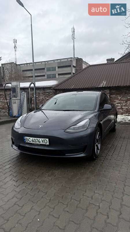 Седан Tesla Model 3 2023 в Львові