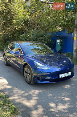 Седан Tesla Model 3 2019 в Киеве