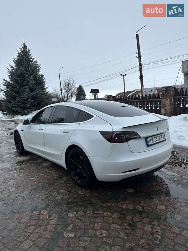 Седан Tesla Model 3 2018 в Ізяславі