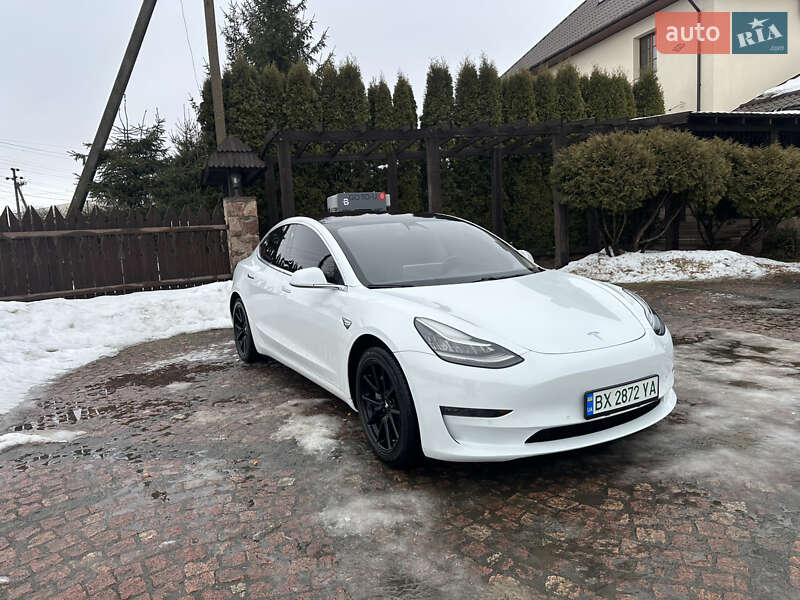 Седан Tesla Model 3 2018 в Ізяславі
