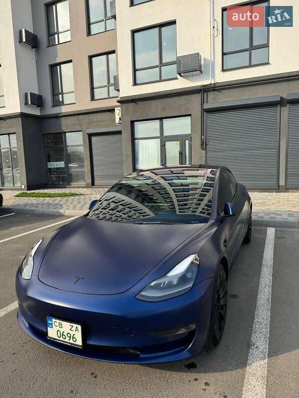 Седан Tesla Model 3 2022 в Чернігові
