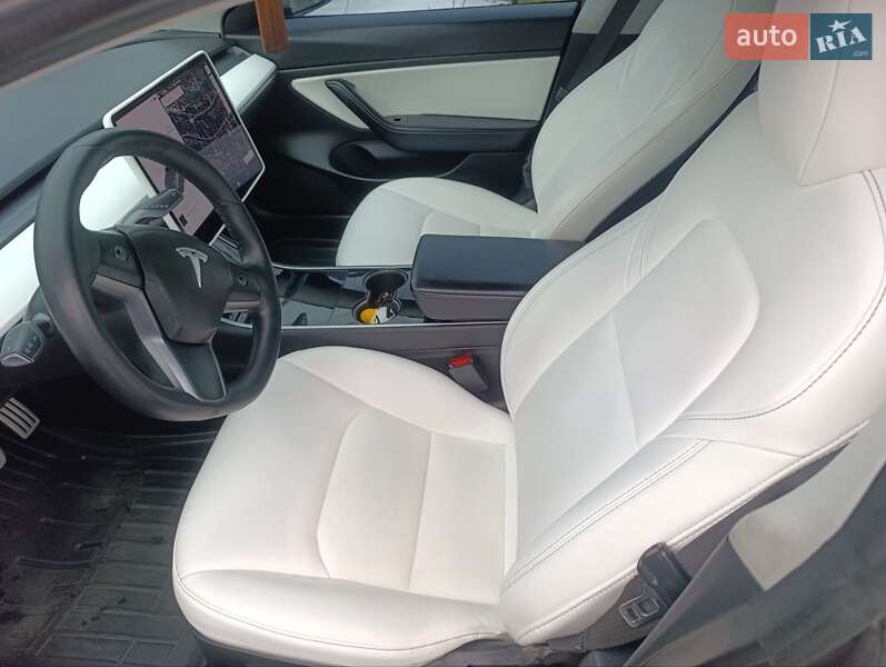 Седан Tesla Model 3 2020 в Львові фото 14 Седан Tesla Model 3 2020 в Львові