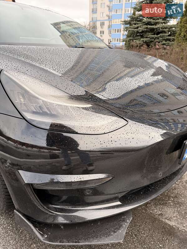 Седан Tesla Model 3 2019 в Киеве