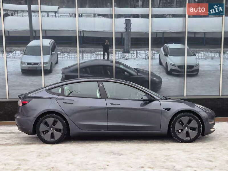 Седан Tesla Model 3 2023 в Киеве