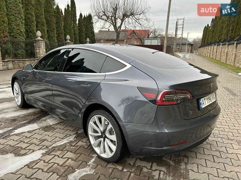 Седан Tesla Model 3 2019 в Ивано-Франковске