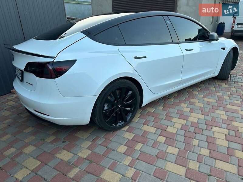 Седан Tesla Model 3 2018 в Одесі