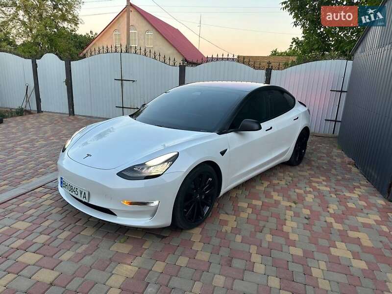 Седан Tesla Model 3 2018 в Одесі