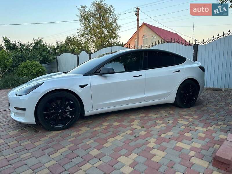 Седан Tesla Model 3 2018 в Одесі