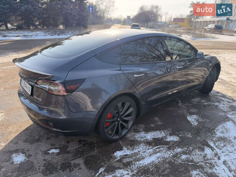 Седан Tesla Model 3 2019 в Кропивницком