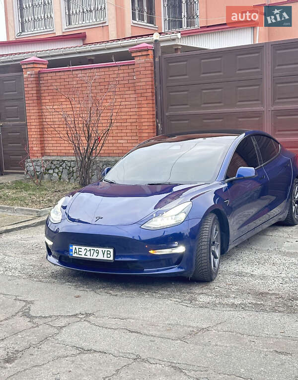 Седан Tesla Model 3 2022 в Днепре