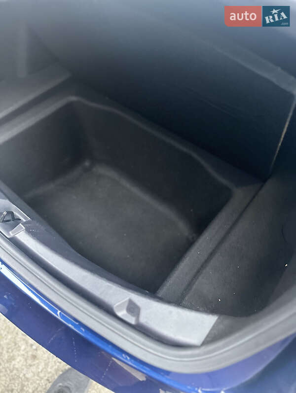 Седан Tesla Model 3 2022 в Днепре