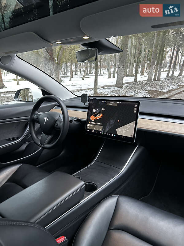 Седан Tesla Model 3 2020 в Львове фото 12 Седан Tesla Model 3 2020 в Львове