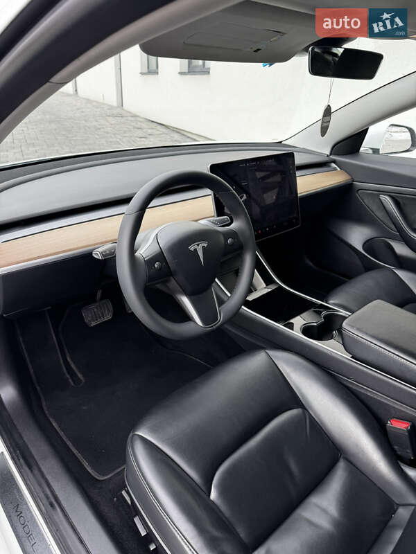 Седан Tesla Model 3 2020 в Луцке фото 9 Седан Tesla Model 3 2020 в Луцке