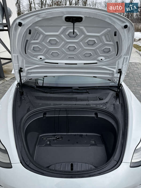 Седан Tesla Model 3 2020 в Луцке фото 22 Седан Tesla Model 3 2020 в Луцке