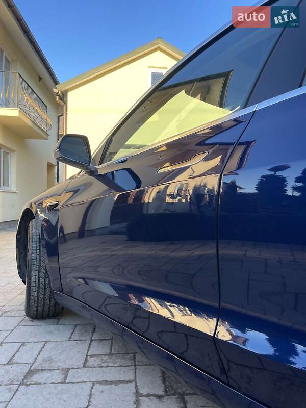 Седан Tesla Model 3 2018 в Львове