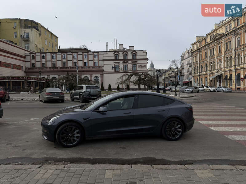 Седан Tesla Model 3 2023 в Одессе