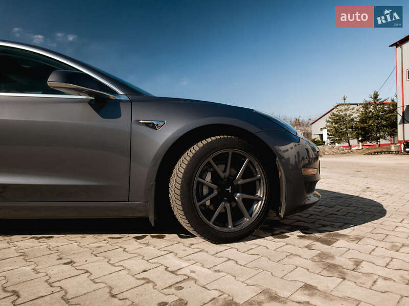 Седан Tesla Model 3 2019 в Львові фото 6 Седан Tesla Model 3 2019 в Львові