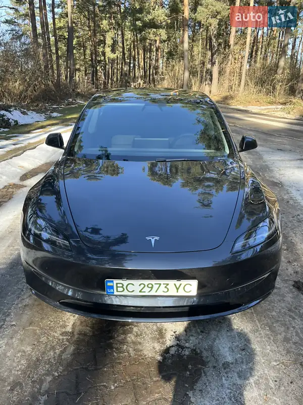 Tesla Model 3 2024