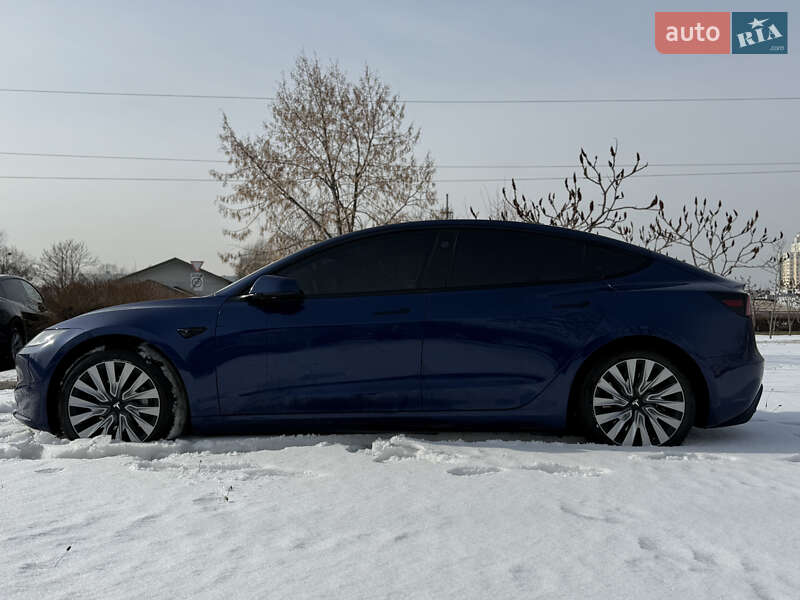 Седан Tesla Model 3 2023 в Киеве