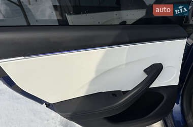 Седан Tesla Model 3 2023 в Киеве