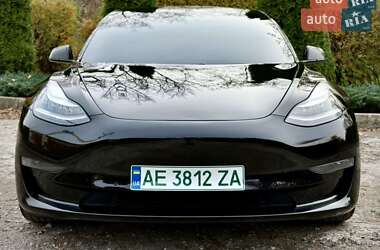 Седан Tesla Model 3 2020 в Киеве
