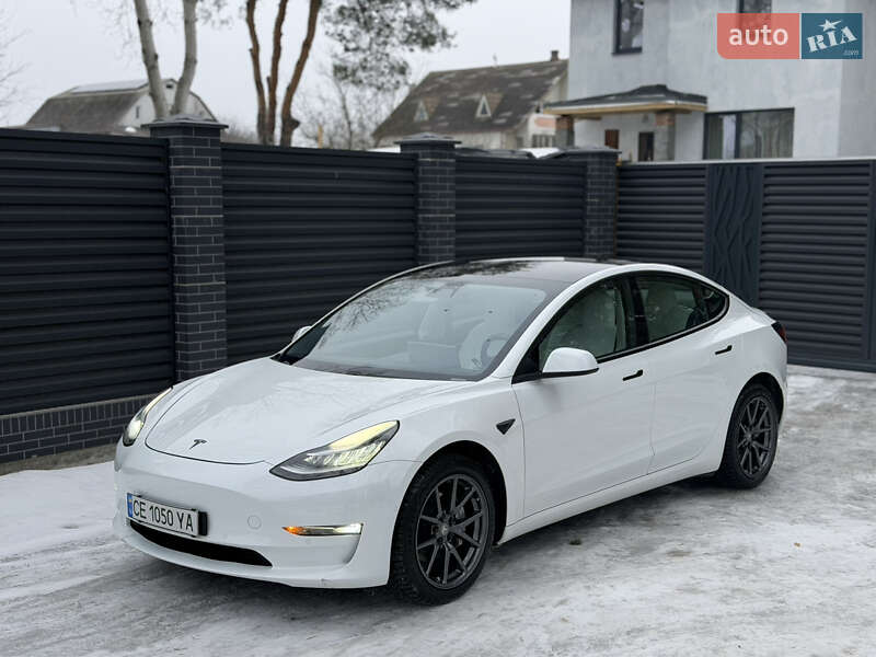 Седан Tesla Model 3 2019 в Виннице