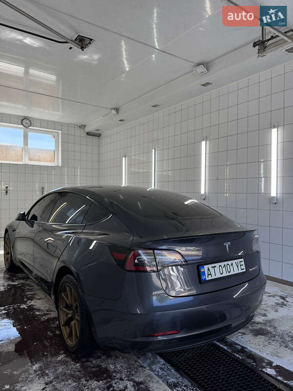 Седан Tesla Model 3 2019 в Ивано-Франковске