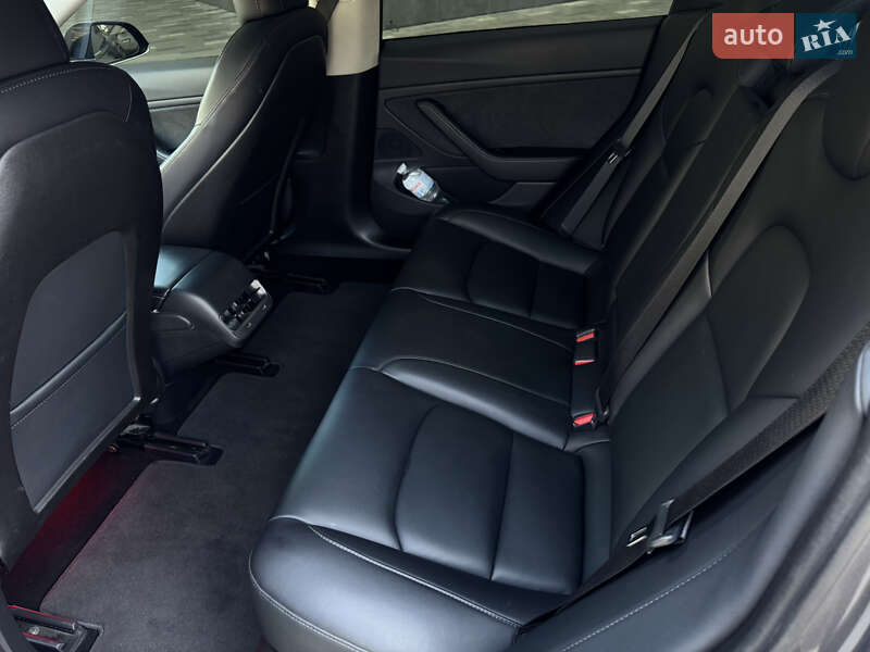 Седан Tesla Model 3 2019 в Ивано-Франковске