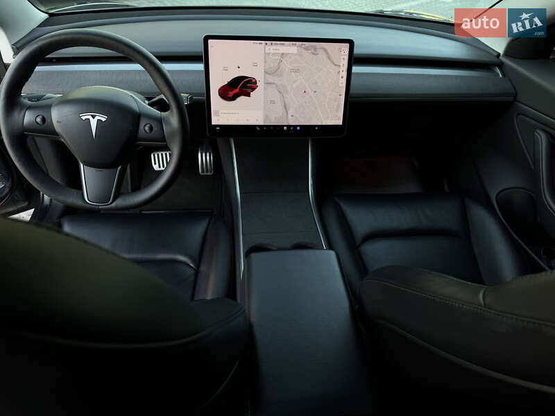 Седан Tesla Model 3 2019 в Ивано-Франковске