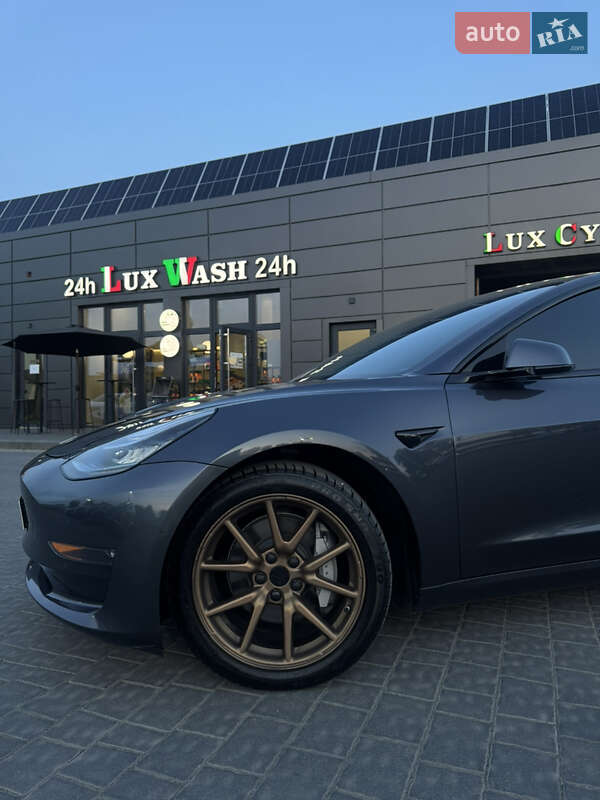 Седан Tesla Model 3 2019 в Ивано-Франковске