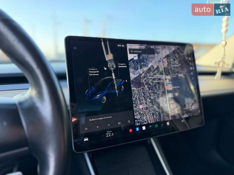 Седан Tesla Model 3 2018 в Львове