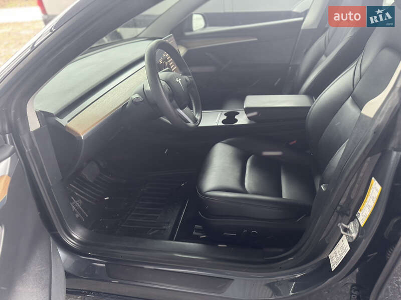 Седан Tesla Model 3 2021 в Кривому Розі