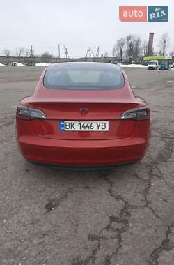Седан Tesla Model 3 2022 в Ровно
