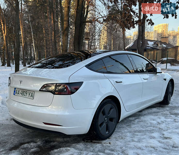 Седан Tesla Model 3 2021 в Києві