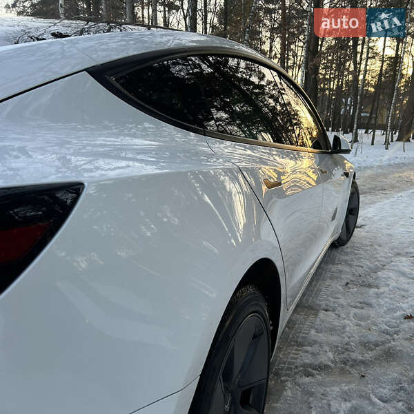 Седан Tesla Model 3 2021 в Києві