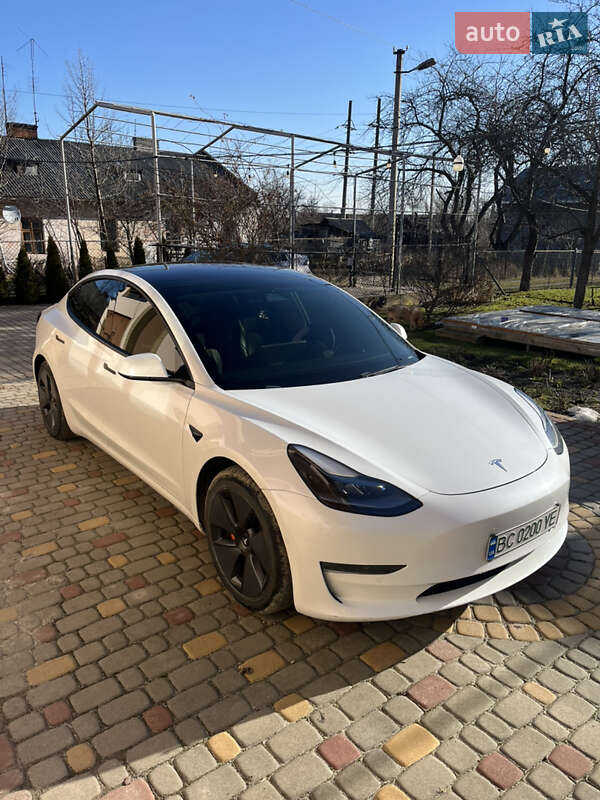 Tesla Model 3 2021