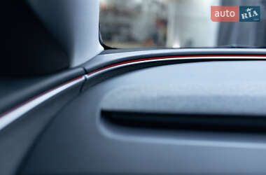 Седан Tesla Model 3 2024 в Самборі
