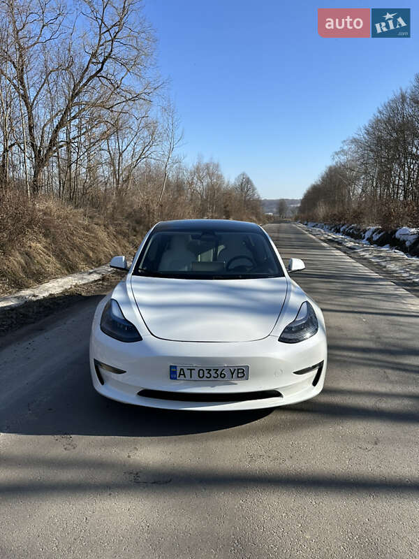 Tesla Model 3 2022